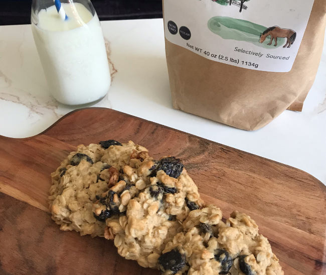 Spelt and Oatmeal Raisin Cookies | Healthy + Delicious (VIDEO)